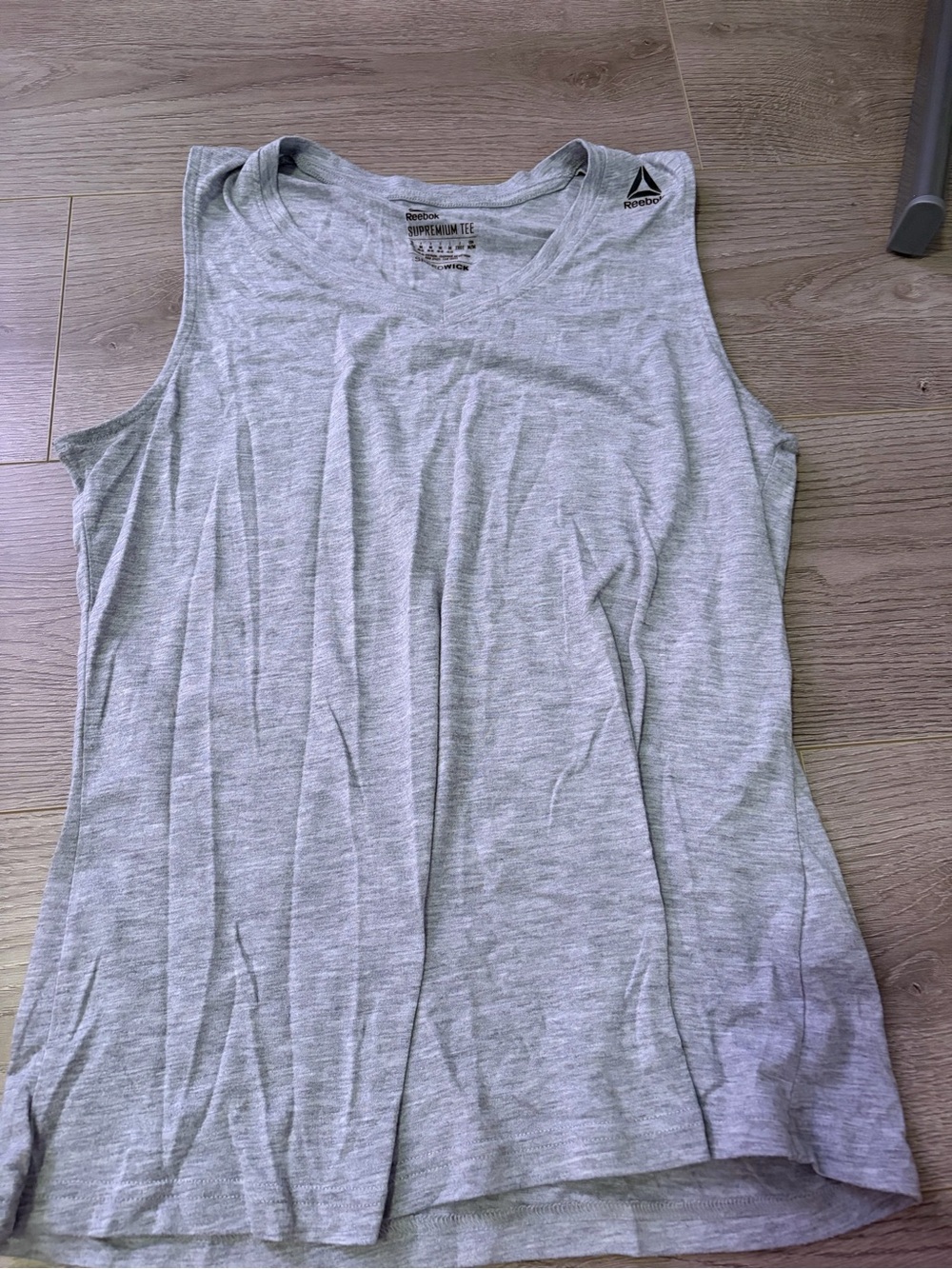2 Reebok Tank Tops - Picture 2 of 2